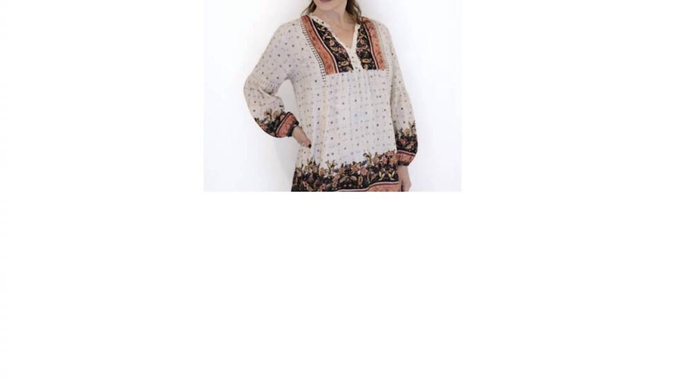 NEW NOSTALGIA v-neck hi-low tunic top in ivory/red